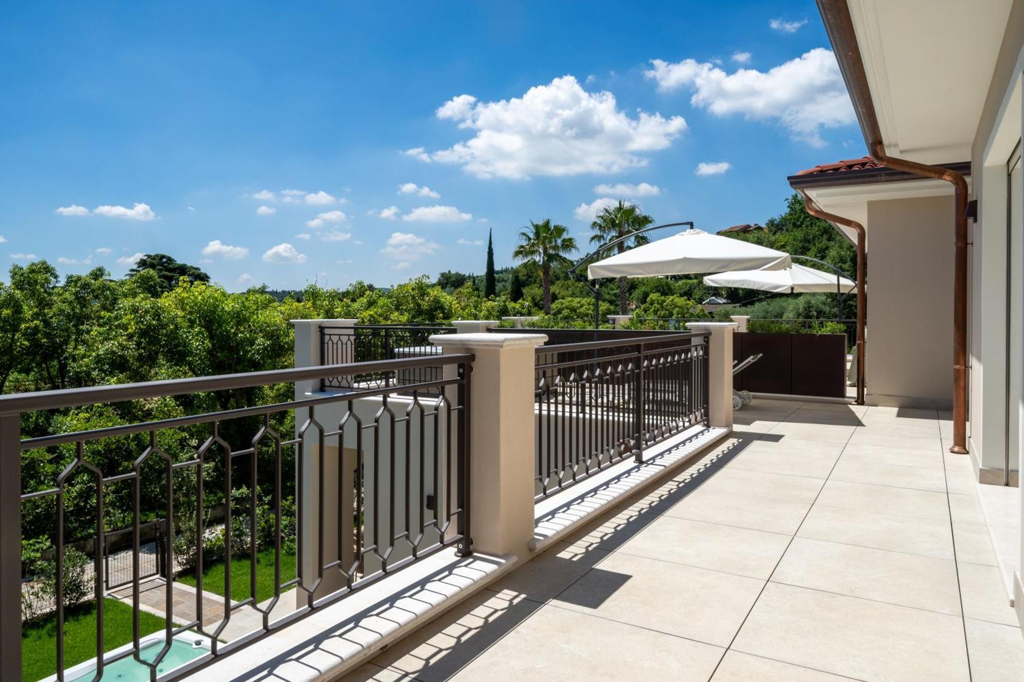 Villa Silvia Apartments San Felice del Benaco Exterior photo