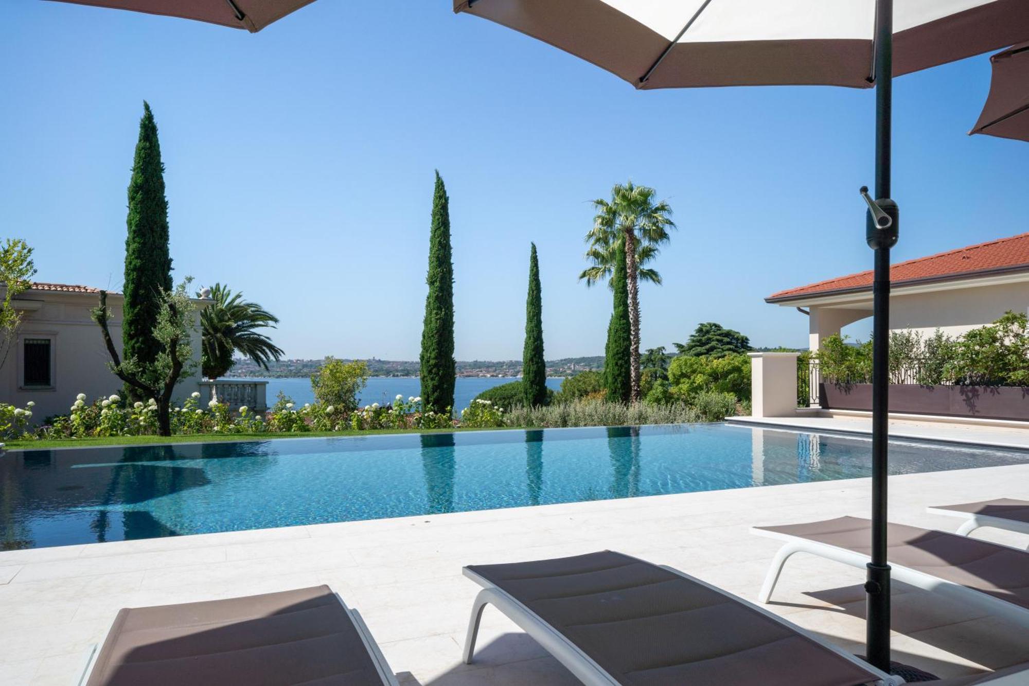 Villa Silvia Apartments San Felice del Benaco Exterior photo
