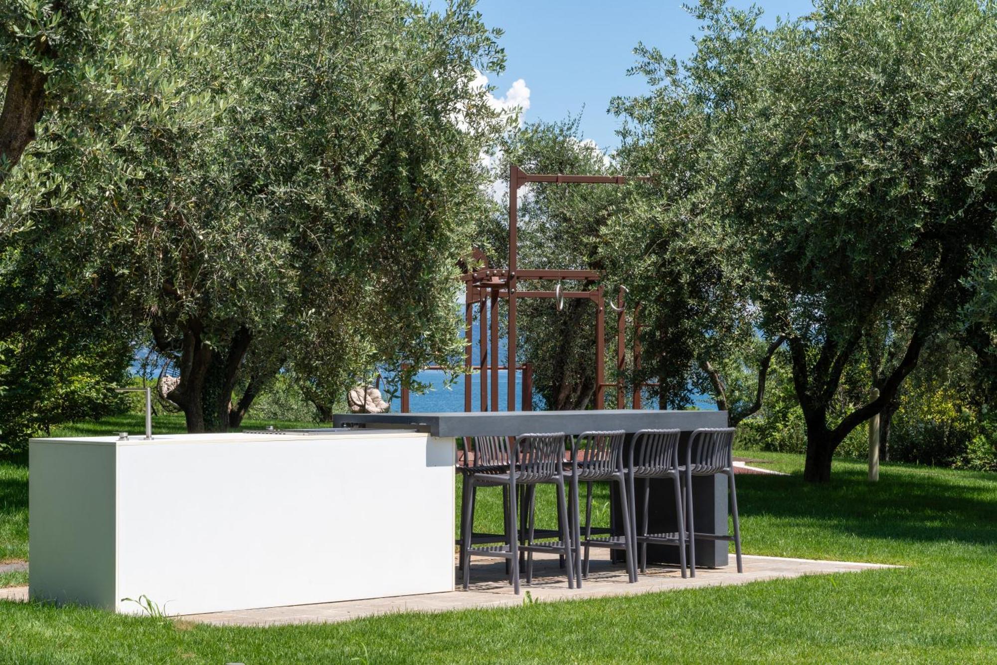 Villa Silvia Apartments San Felice del Benaco Exterior photo