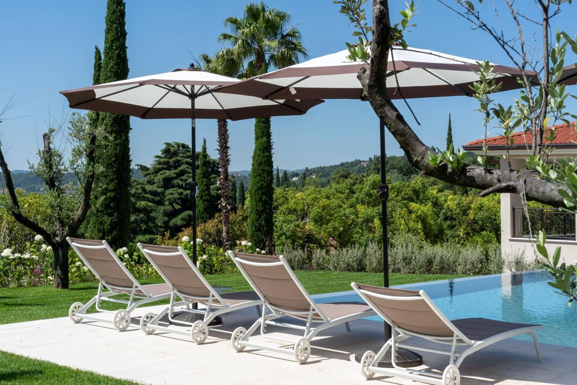Villa Silvia Apartments San Felice del Benaco Exterior photo